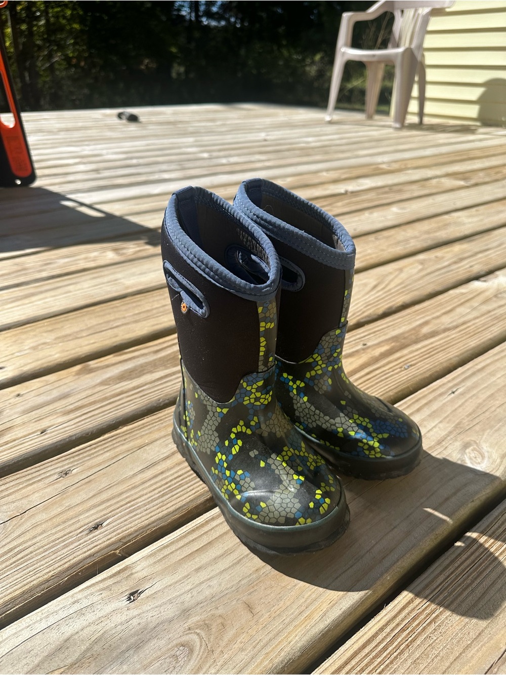 Kids Waterproof boots - Black with Green Pattern